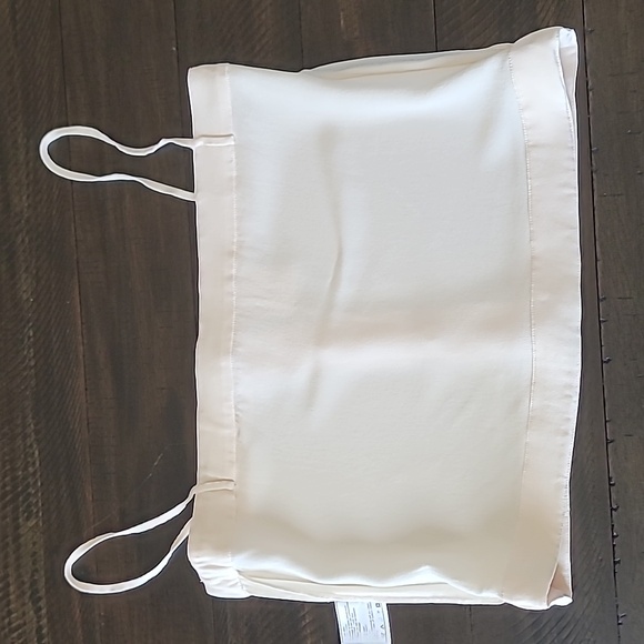 CHANEL 100% silk top CC buttons on the back size 40 - Picture 9 of 12